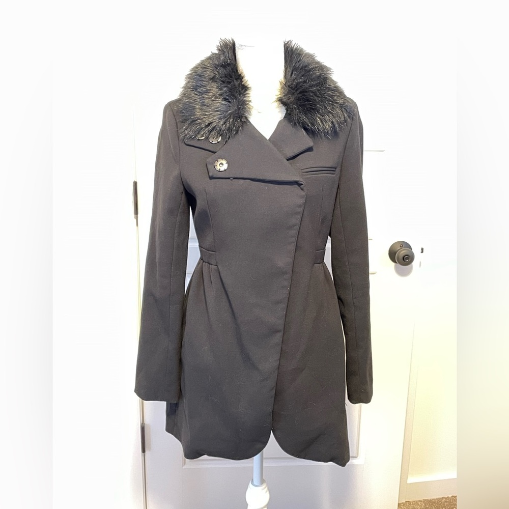 Bebe Women’s coat removable fur collar jacket